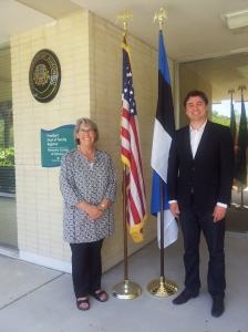 The Republic of Estonia's Honorary Consul Lisa A. Mets and Consul General Sten Schwede, St. Petersburg, Florida, May 24, 2013.